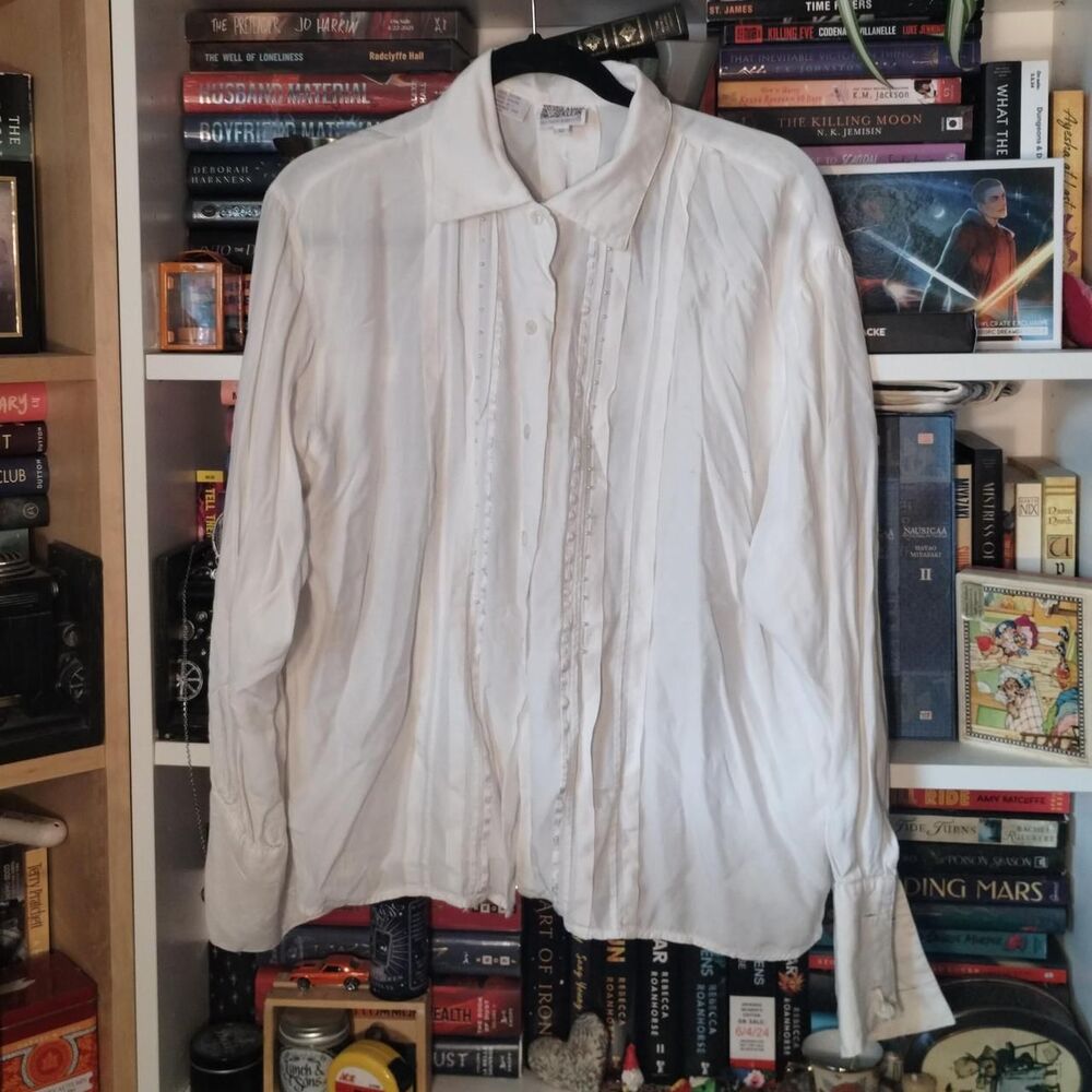 Anne Klein White flowy Blouse